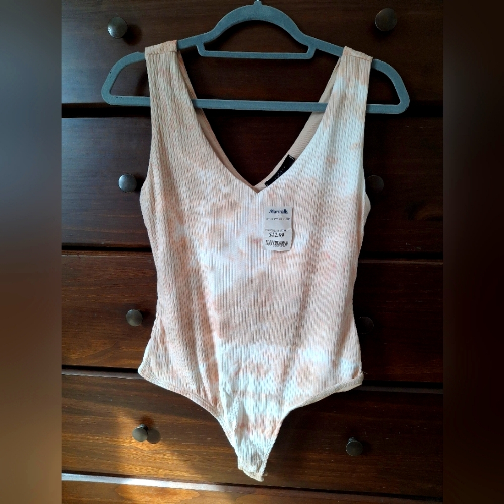 21 Saints Ribbed V-Neck Bodysuit